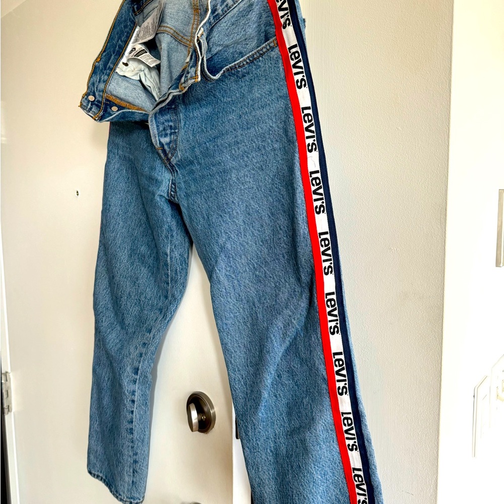 Levi’s 501 Side Stripe Logo Jeans - size 26